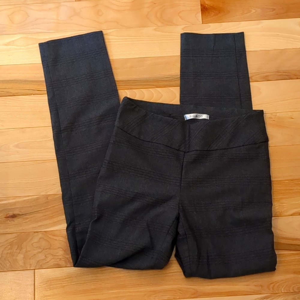 S.C. & Co. Dark grey pattern pants, size 6